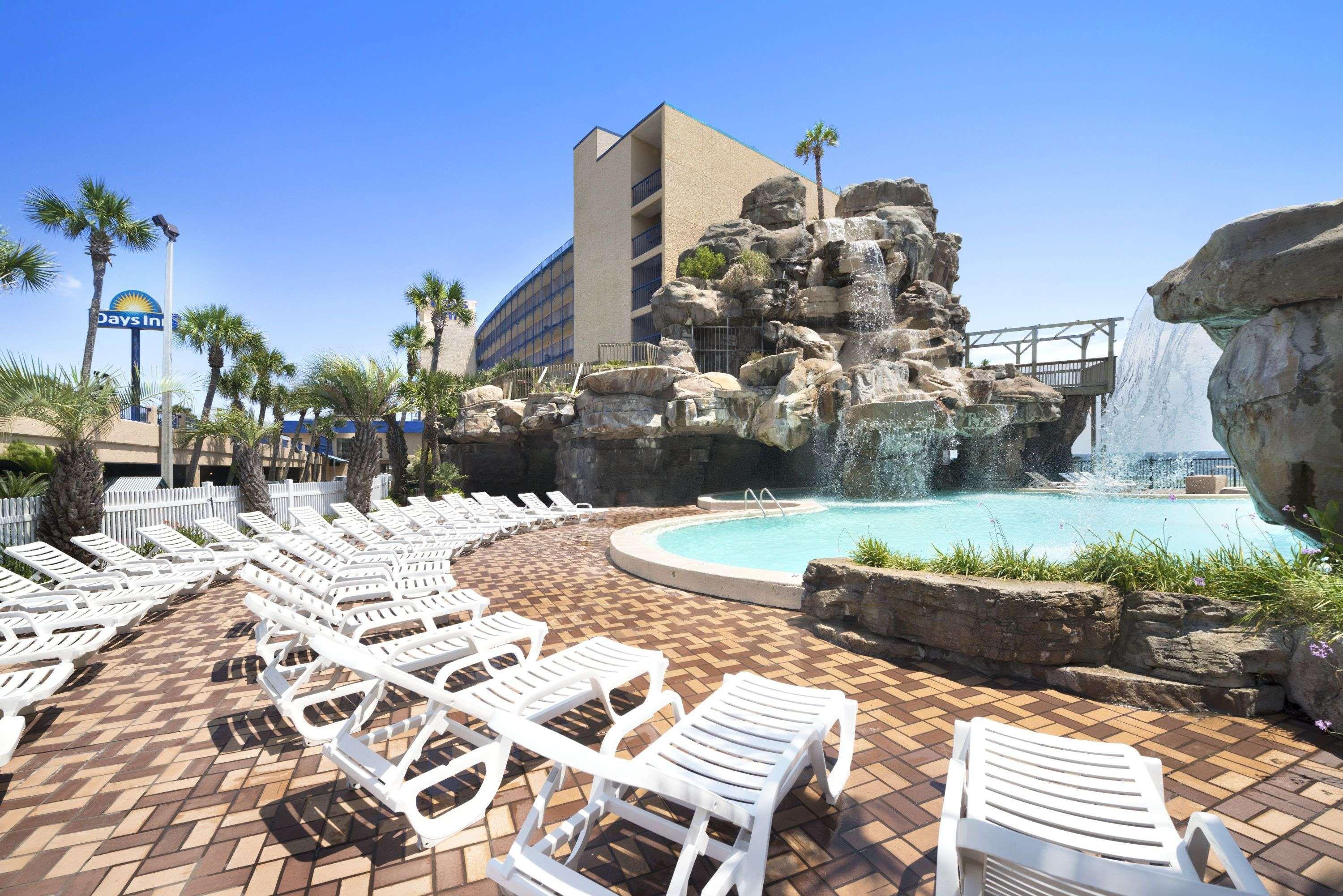 Days Inn By Wyndham Panama City Beach/Ocean Front Экстерьер фото