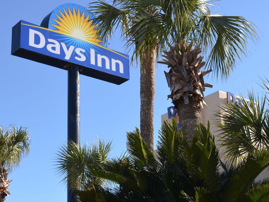 Days Inn By Wyndham Panama City Beach/Ocean Front Экстерьер фото