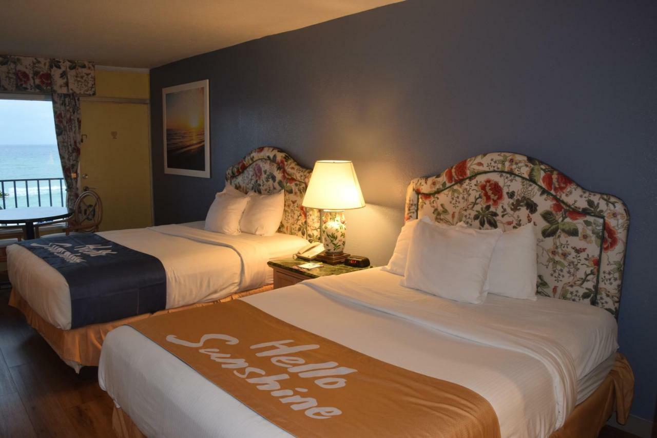Days Inn By Wyndham Panama City Beach/Ocean Front Экстерьер фото