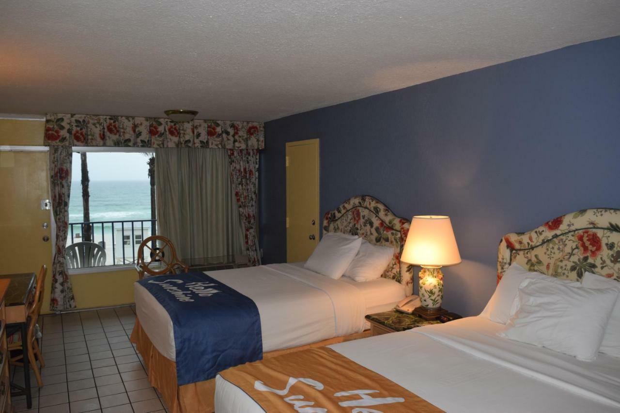 Days Inn By Wyndham Panama City Beach/Ocean Front Экстерьер фото